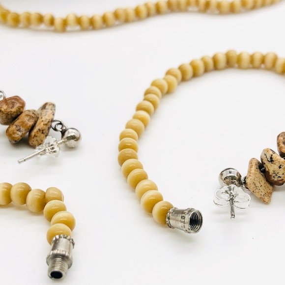 Vintage Dainty Bead Necklace & Stone Earrings - Picture 13 of 16